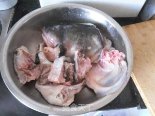 烧鱼头块的做法步骤：2