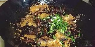 香酥回锅肉的做法步骤：12
