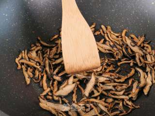 宝宝辅食提鲜调料 香菇粉的做法步骤：5