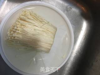 虾仁金针菇的做法步骤：1