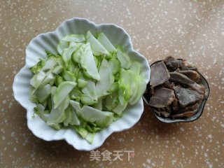 叉烧肉炒儿菜的做法步骤：1