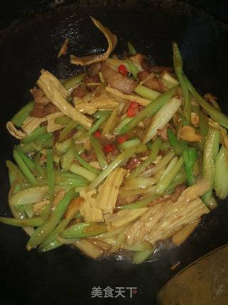 *团圆饭*回锅肉炒腐竹的做法步骤：10