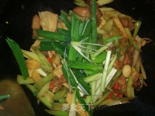 *团圆饭*回锅肉炒腐竹的做法步骤：11