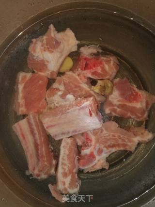 *团圆饭*排骨萝卜汤的做法步骤：2