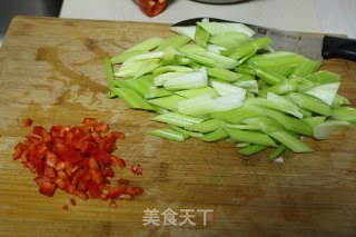 西芹百合的做法步骤：4