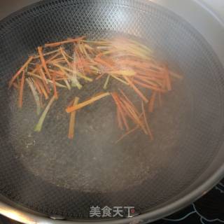 金针菇菠菜拌海参的做法步骤：6