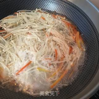 金针菇菠菜拌海参的做法步骤：8