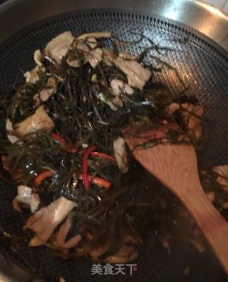五花肉炒海带丝的做法步骤：12