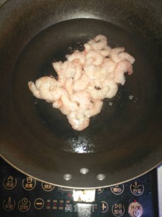 治愈系美食：西芹虾仁的做法步骤：5