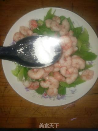 治愈系美食：西芹虾仁的做法步骤：7