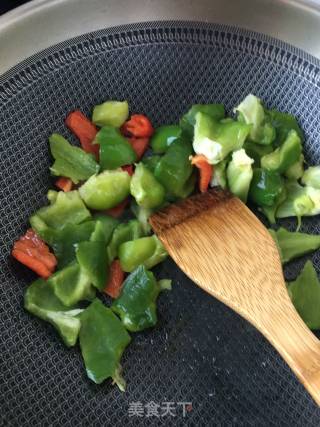 菜椒炒护心肉的做法步骤：4