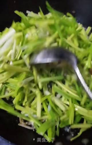 肉炒蒜苗的做法步骤：6