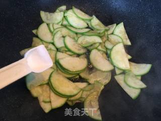 生瓜牛肉片的做法步骤：8