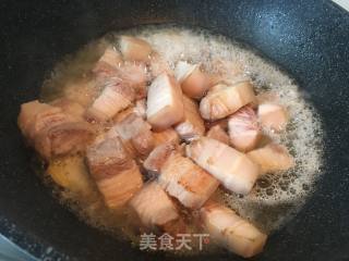 板栗红烧肉的做法步骤：5