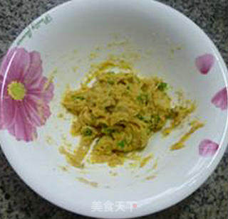 椒盐香葱玉米饼的做法步骤：6