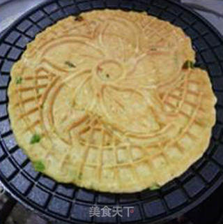 椒盐香葱玉米饼的做法步骤：9