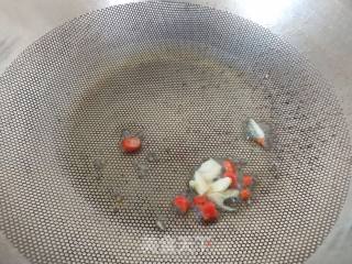 洋葱木耳炒鸡蛋的做法步骤：3