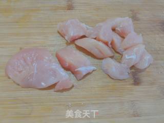沙茶酱鸡肉的做法步骤：1
