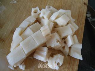 泡椒藕丁的做法步骤：2