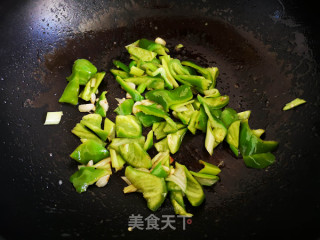 尖椒炒五香豆腐干的做法步骤：4