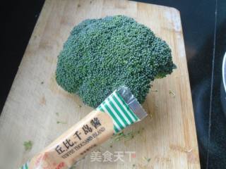 千岛酱西兰花的做法步骤：1
