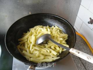 芹菜叶炖土豆的做法步骤：3