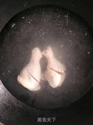 干锅手撕鸡的做法步骤：2