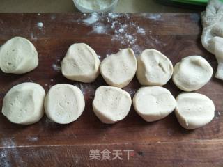 小猪豆沙包的做法步骤：3