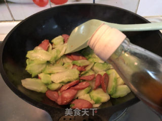 儿菜炒牛肉肠的做法步骤：9