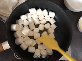蛋黄肉松海苔雪花酥的做法步骤：3