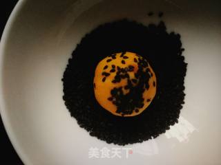 #团圆饭#黑芝麻红薯丸的做法步骤：6