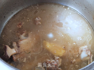 砂锅牛肉泡饼的做法步骤：2
