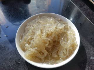 香菇炒粉条的做法步骤：2