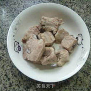 毛豆丝瓜排骨汤的做法步骤：1