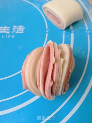 双色花卷的做法步骤：14