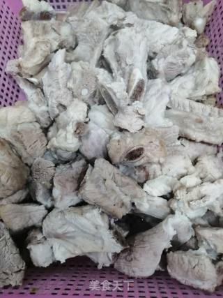 排骨烧胡萝卜的做法步骤：2