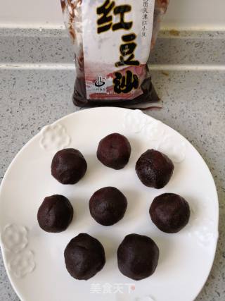 小猪豆沙包的做法步骤：11