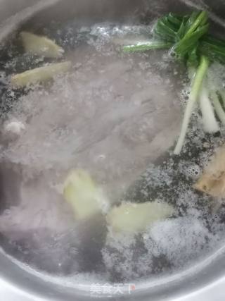 梅干菜扣肉的做法步骤：1