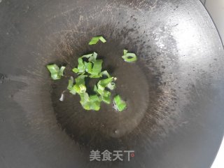减肥的首选早餐------简单美味又营养 的番茄金针菇火腿鸡蛋汤的做法步骤：3