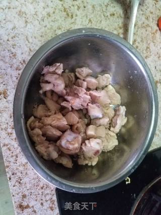 咖喱鸡肉饭的做法步骤：1