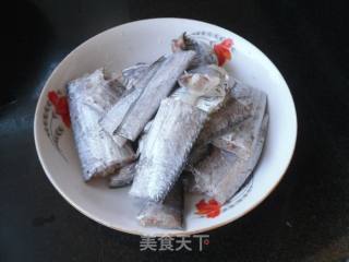 酥带鱼的做法步骤：2