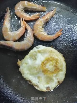 大虾方便面的做法步骤：2