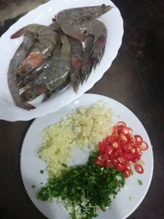 香辣虾的做法步骤：1