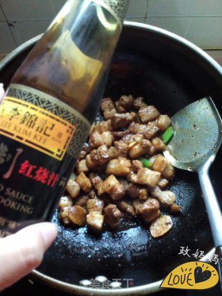土豆红烧肉的做法步骤：8
