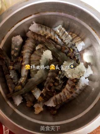 祥瑞妈咪美食控 腊月二十九奶香四溢马苏里拉焗海鲜的做法步骤：3