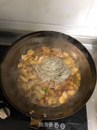 五花肉炖土豆粉条的做法步骤：8