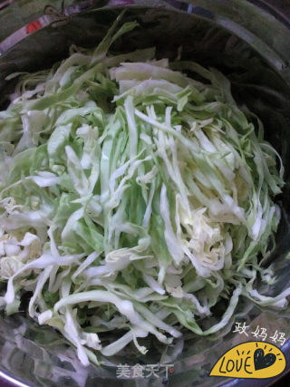 椒香包菜的做法步骤：2