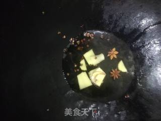 花生炖猪蹄的做法步骤：3