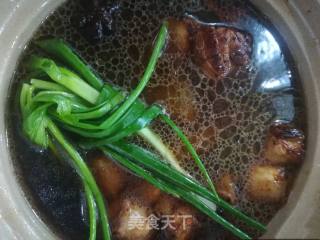 板栗红烧肉的做法步骤：5