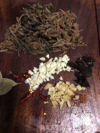 梅菜扣肉的做法步骤：8